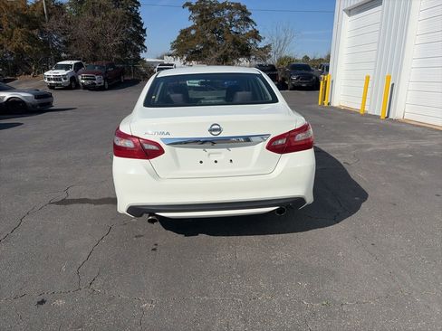 Used 2018 Nissan Altima 2.5 S w/ S Convenience Package image 6