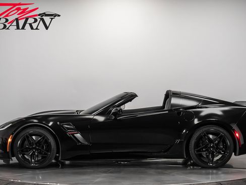 Used 2018 Chevrolet Corvette Grand Sport image 2