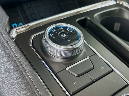 Used 2024 Ford Expedition Max XLT image 25