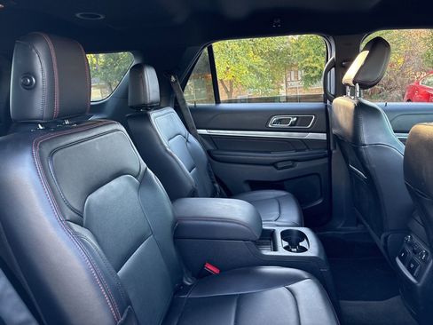 Used 2018 Ford Explorer Sport w/ Equipment Group 401A image 10
