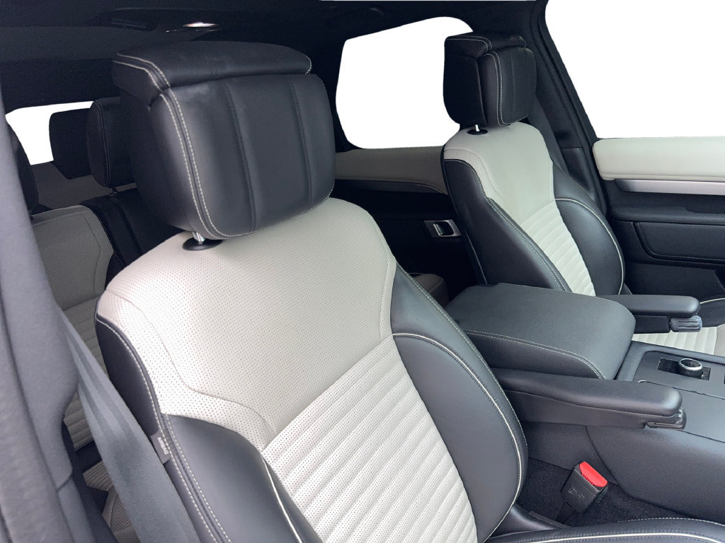 Used 2024 Land Rover Discovery Dynamic SE AWD/4WD image 49