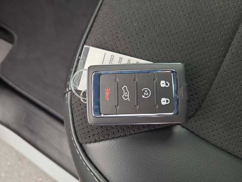 New 2026 Jeep Grand Cherokee Altitude image 28