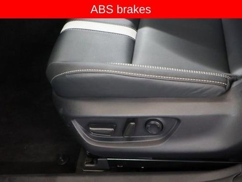 Used 2025 Toyota Camry SE image 15