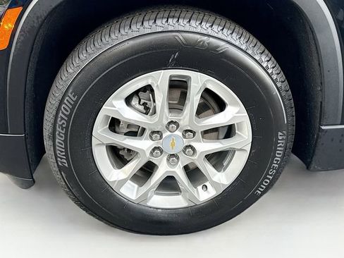 Used 2023 Chevrolet Traverse LS image 31