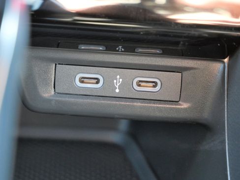 Certified 2025 Volkswagen Jetta Sport image 30