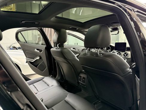 Used 2019 Mercedes-Benz GLA 250 4MATIC image 17