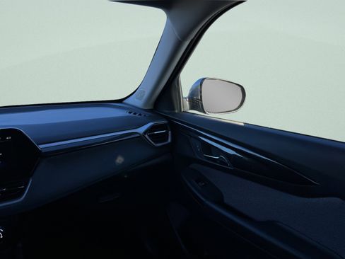 Used 2025 Chevrolet TrailBlazer LT w/ Driver Confidence Package image 29