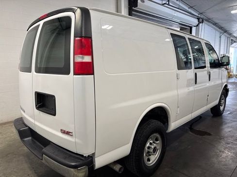 Used 2022 GMC Savana 2500 w/ Driver Convenience Package RWD image 4