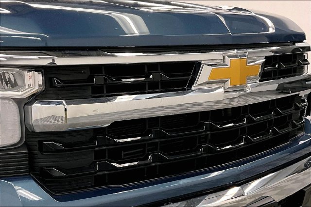 Used 2024 Chevrolet Silverado 1500 LT AWD/4WD image 33