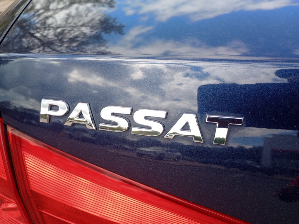 Used 2014 Volkswagen Passat 1.8T SEL Premium FWD image 12