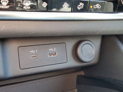 Used 2023 Nissan Rogue SV AWD/4WD image 29