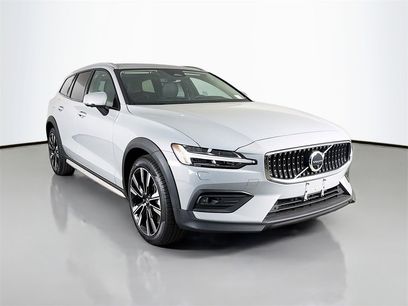 New 2026 Volvo V60 B5 Cross Country Ultra w/ Climate Package