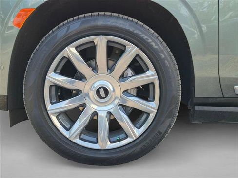 Used 2024 Cadillac Escalade ESV Premium Luxury Platinum w/ Heavy-Duty Trailer Package AWD/4WD image 24