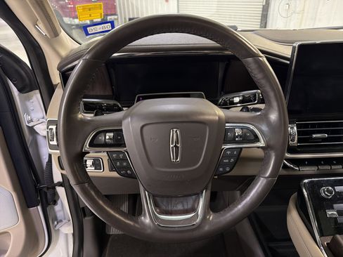 Used 2022 Lincoln Navigator Reserve RWD image 16