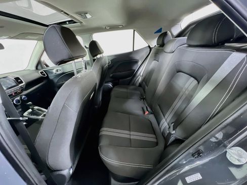 Used 2023 Hyundai Venue SEL FWD image 23