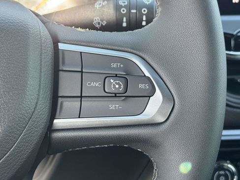 New 2026 Jeep Compass Latitude AWD/4WD image 8
