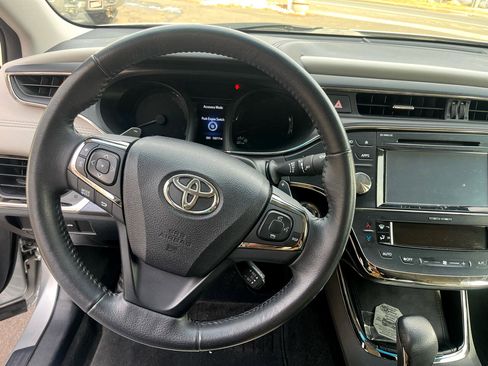 Used 2016 Toyota Avalon XLE Premium image 11