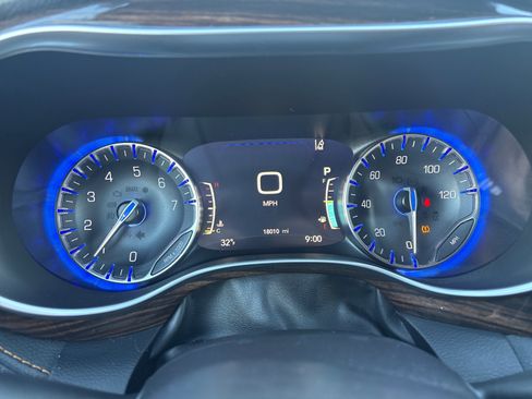 Used 2021 Chrysler Pacifica Pinnacle image 13