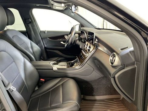 Used 2020 Mercedes-Benz GLC 300 GLC 300 image 34
