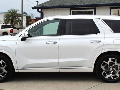 Used 2021 Hyundai Palisade Calligraphy w/ Winter Package image 2