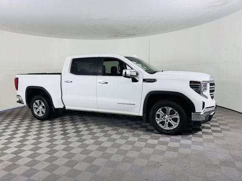Used 2025 GMC Sierra 1500 SLT RWD image 2