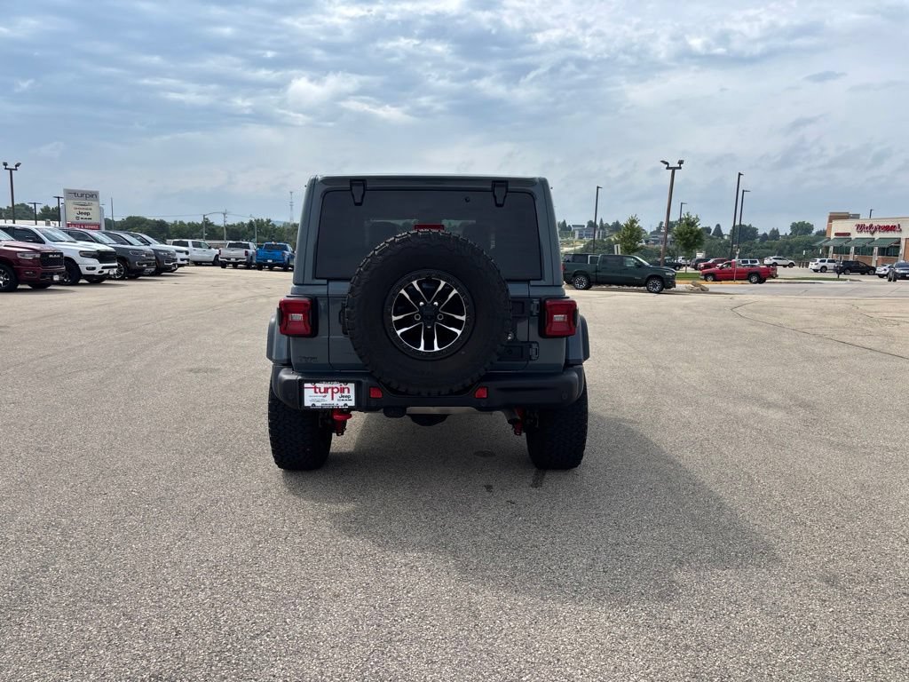 Used 2025 Jeep Wrangler Unlimited Rubicon AWD/4WD image 4