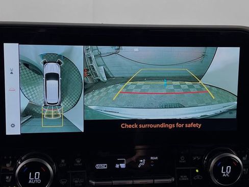 New 2025 Toyota Highlander Limited AWD/4WD image 25