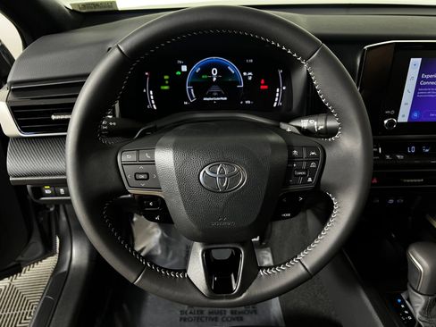 Used 2026 Toyota Camry SE FWD image 15