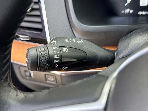 Used 2022 Volvo XC90 T6 Momentum w/ Advanced Package image 34