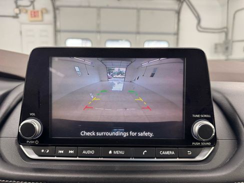 Used 2021 Nissan Rogue S AWD/4WD image 33