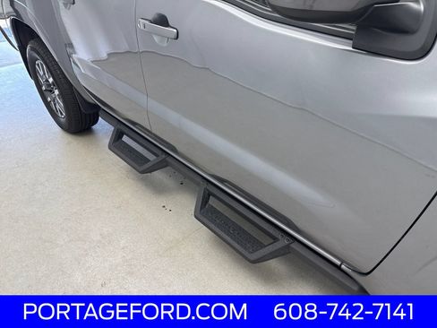 Used 2024 Nissan Frontier SL w/ Technology Package AWD/4WD image 2
