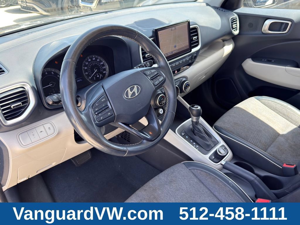 Used 2022 Hyundai Venue Limited FWD image 12