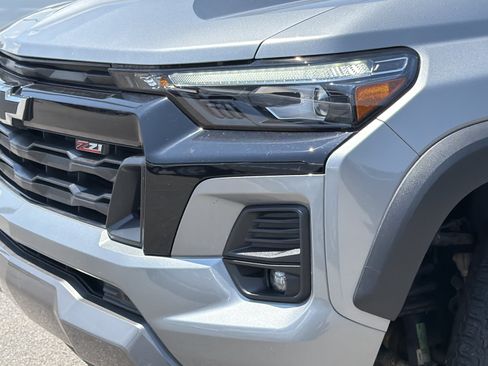 Used 2023 Chevrolet Colorado Z71 w/ Z71 Convenience Package 2 AWD/4WD image 14