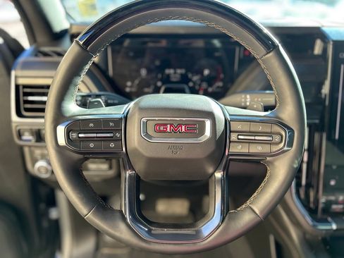 Used 2026 GMC Yukon XL AT4 AWD/4WD image 19