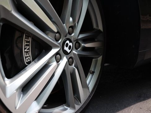 Used 2024 Bentley Continental GT image 32