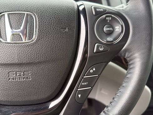 Used 2016 Honda Pilot Touring image 15