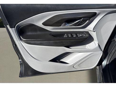 Used 2020 GMC Terrain SLT image 13