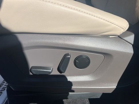 Used 2023 Ford Explorer Platinum w/ Technology Package image 25