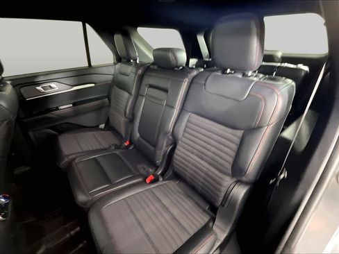 Used 2025 Ford Explorer ST-Line RWD image 18