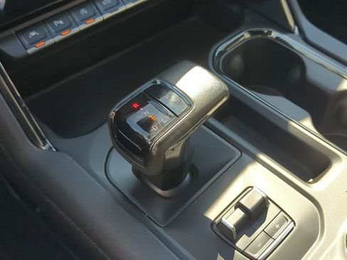 Used 2022 GMC Sierra 1500 AT4 w/ AT4 Premium Package image 26