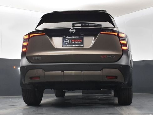 New 2026 Nissan Kicks SR w/ Illumination Package AWD/4WD image 42