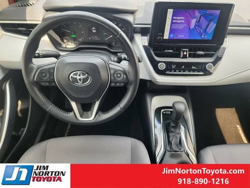 Used 2023 Toyota Corolla SE w/ SE Package FWD image 27