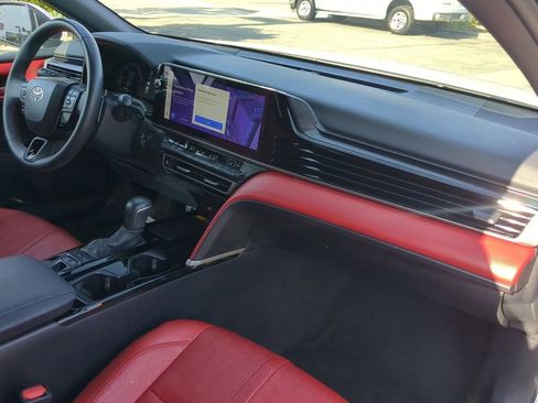 Used 2025 Toyota Camry XSE image 31