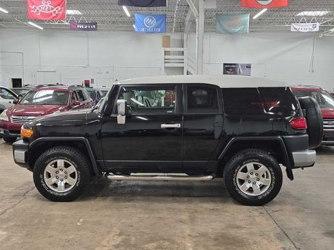 Used 2010 Toyota FJ Cruiser 4WD image 16