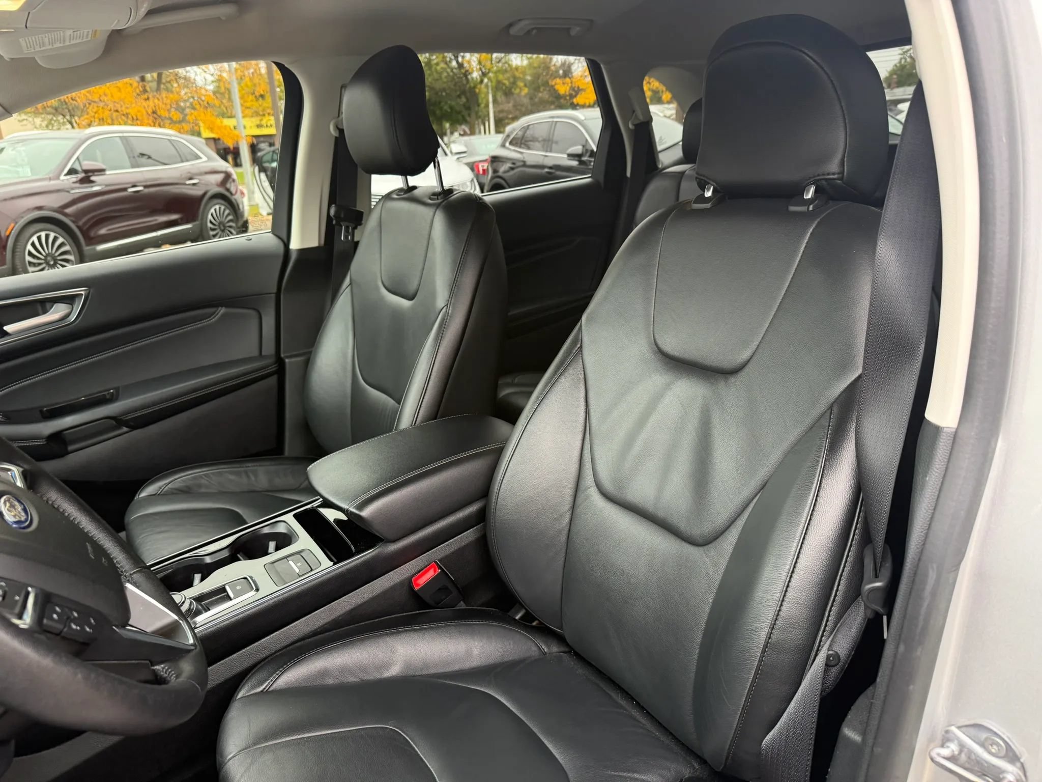 Used 2019 Ford Edge Titanium FWD image 16