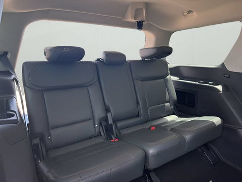 Used 2025 Ford Expedition Active AWD/4WD image 16