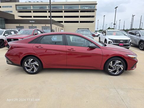Certified 2025 Hyundai Elantra Sport FWD image 5