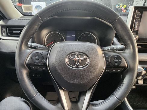 Used 2019 Toyota RAV4 XLE image 16