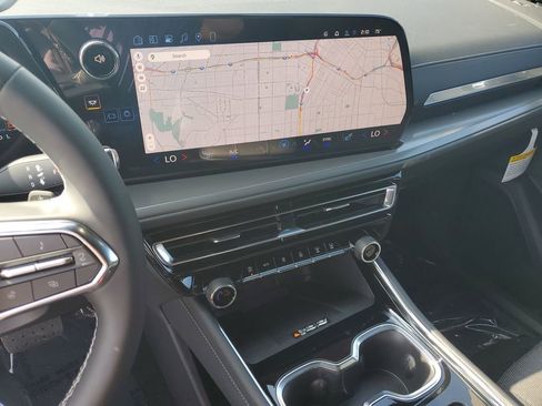 New 2026 Chevrolet Traverse LT w/ Driver Confidence Package image 24