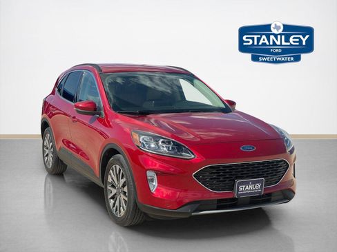 Used 2020 Ford Escape Titanium image 1